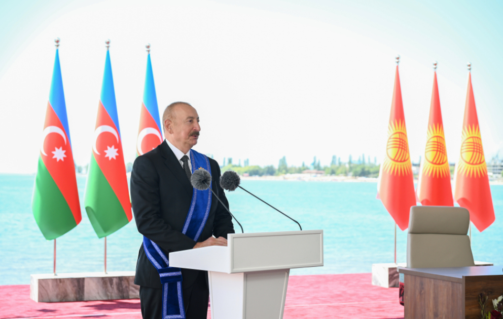 Azərbaycan və Qırğızıstan prezidentləri mətbuata bəyanatlarla çıxış ediblər