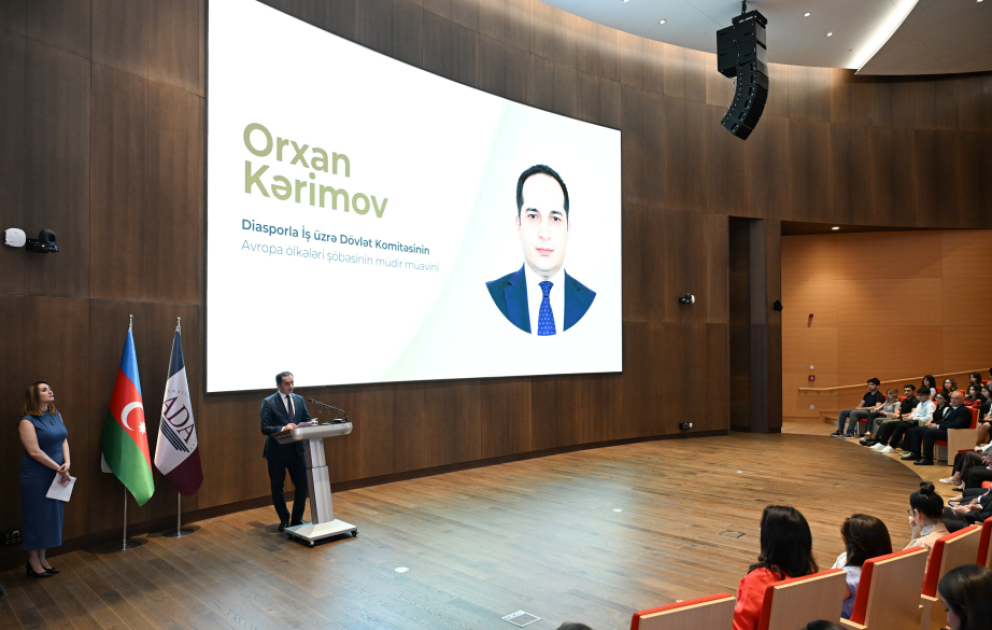 Dövlət Komitəsinin rəsmisi: Xaricdə təhsil alan gənclər Azərbaycan diasporunun əsasını təşkil edəcəklər