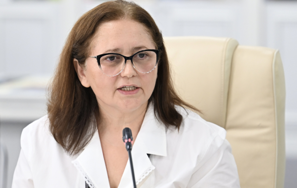 Aynur Sofiyeva: Dilimizi qorumaq və zənginləşdirmək gənclərin üzərinizə düşən məsuliyyətdir