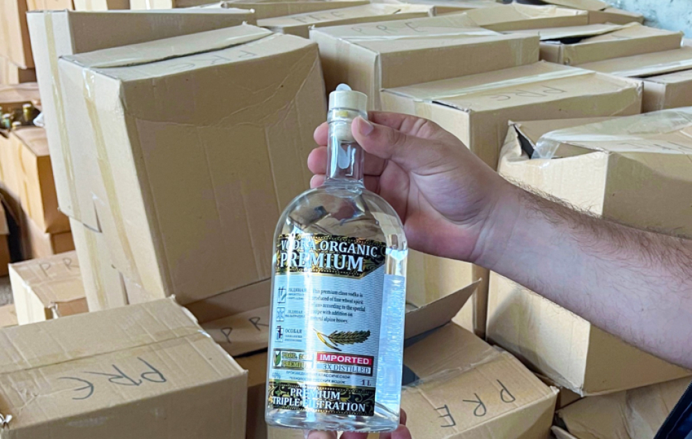 Naxçıvanda külli miqdarda saxta aksiz markalı alkoqollu içkilər aşkarlanıb