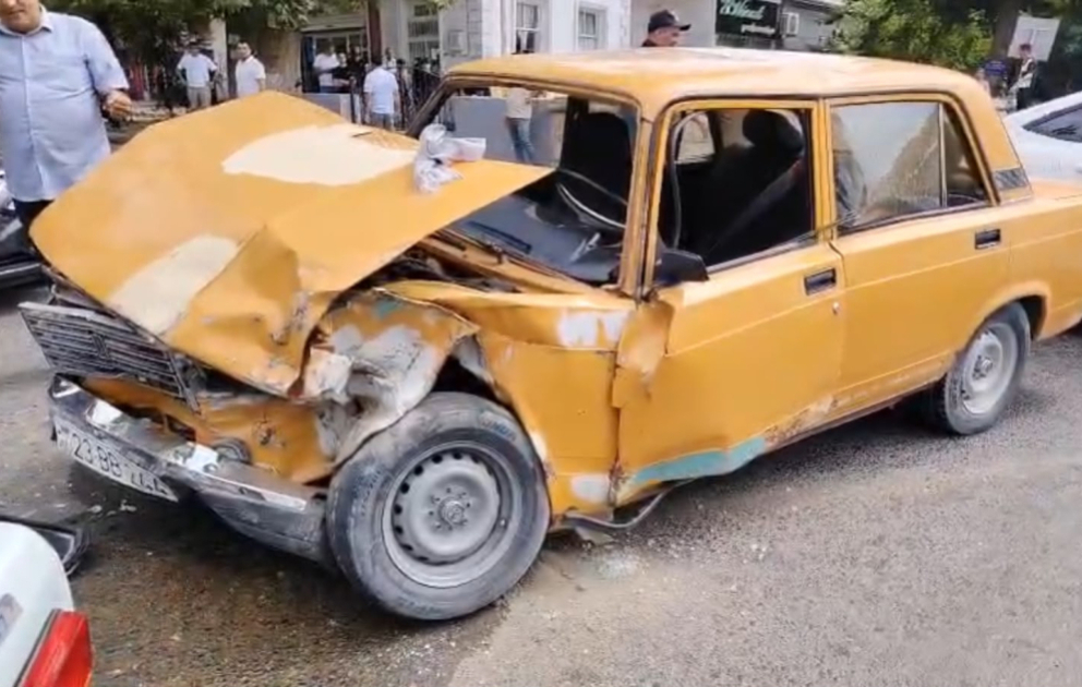 Göyçayda zəncirvari yol qəzası olub, 5 nəfər xəsarət alıb