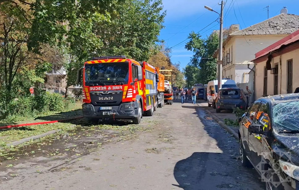Rusiyanın raket zərbələri nəticəsində Kiyevdə yaşayış binaları dağılıb