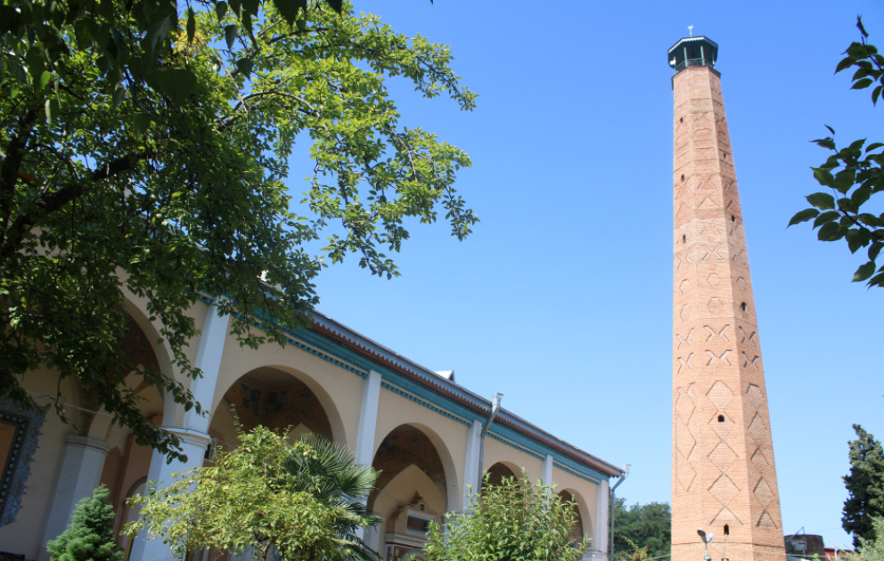 İki əsrin yadigarı, Qafqazın ən hündür minarəsi