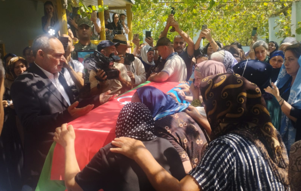 Birinci Qarabağ müharibəsinin itkin şəhidi Sərdar İsmayılov Neftçalada torpağa tapşırılıb