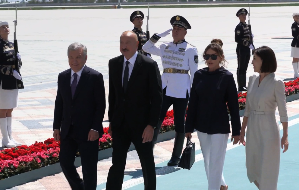 Prezident İlham Əliyev Özbəkistana dövlət səfərinə gəlib