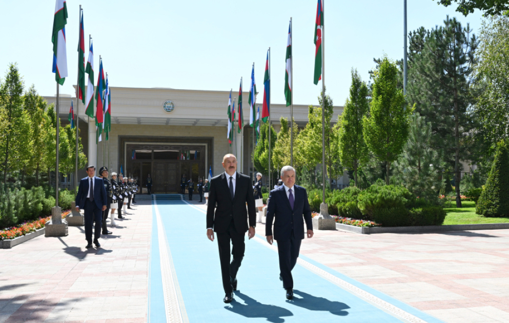Offizieller Empfang von Ilham Aliyev in Taschkent