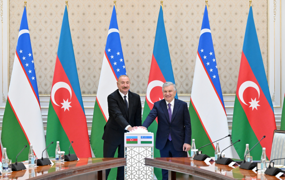 Prezidentlər İlham Əliyev və Şavkat Mirziyoyev Azərbaycanın Özbəkistanda həyata keçirdiyi layihələrin açılış və təməlqoyma mərasimində iştirak ediblər