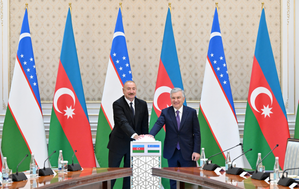 Les présidents Ilham Aliyev et Chavkat Mirzioïev assistent aux cérémonies d'ouverture et de pose de la première pierre des projets mis en œuvre par l'Azerbaïdjan en Ouzbékistan