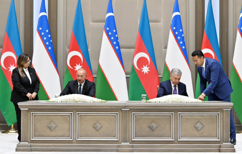 Une cérémonie de signature et d'échange de documents Azerbaïdjan-Ouzbékistan s'est tenue à Tachkent