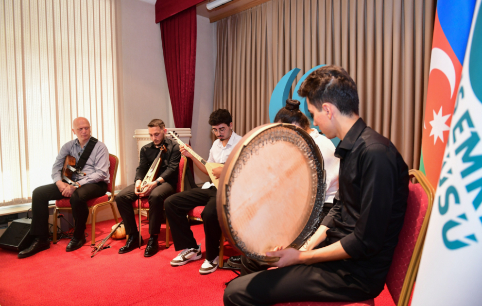 Bakıda “Gələcəyin sənət elçiləri” proqramı çərçivəsində musiqi proqramı təqdim olunub