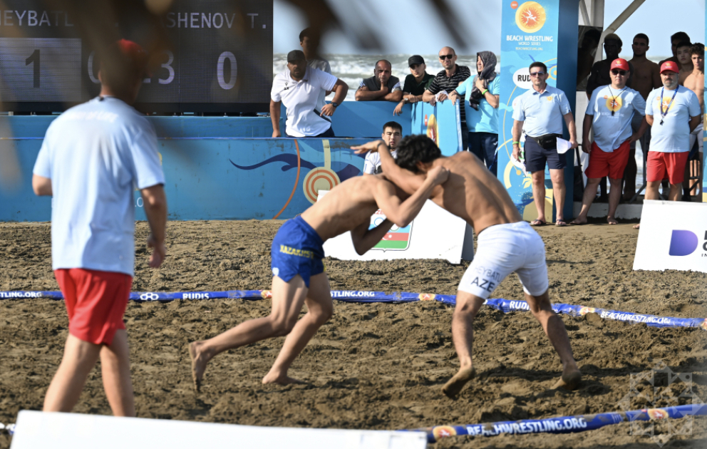 Azərbaycanın çimərlik güləşçiləri Bakıdakı dünya çempionatını 8 medalla başa vurublar