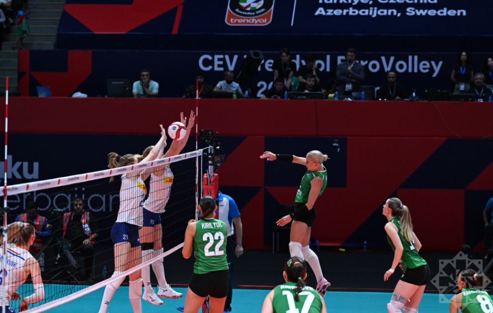 Qadın voleybolçulardan ibarət Azərbaycan millisi Niderland kollektivi ilə qarşılaşıb