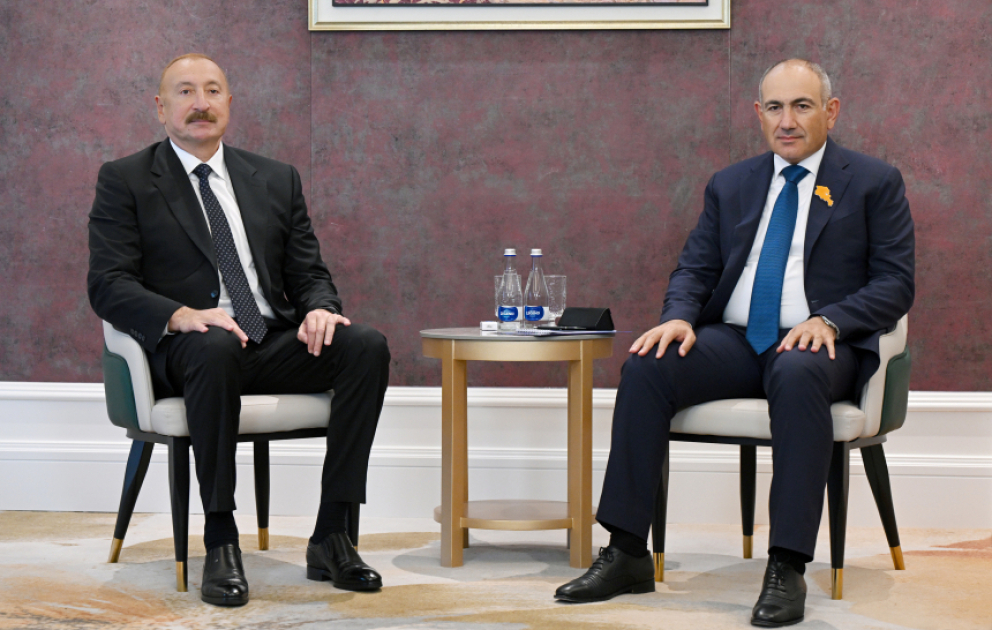 Azərbaycan Prezidenti İlham Əliyevin Bişkekdə Ermənistanın Baş naziri ilə görüşü keçirilir