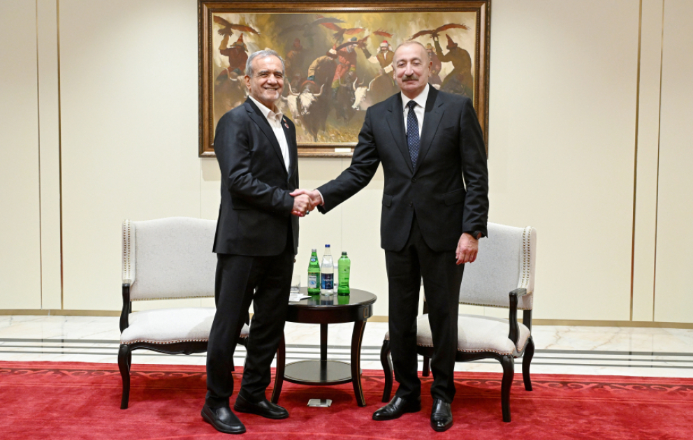 Les présidents azerbaïdjanais et iranien s’entretiennent à Bichkek