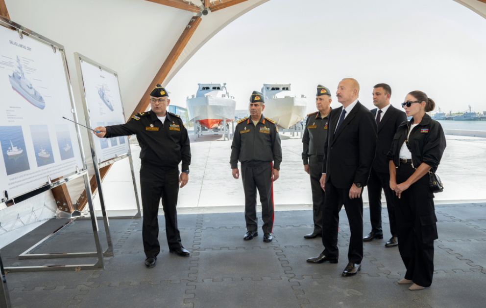 In sozialen Netzwerken des Präsidenten Video über Besuch des Staatsoberhauptes in Seestreitkräften veröffentlicht