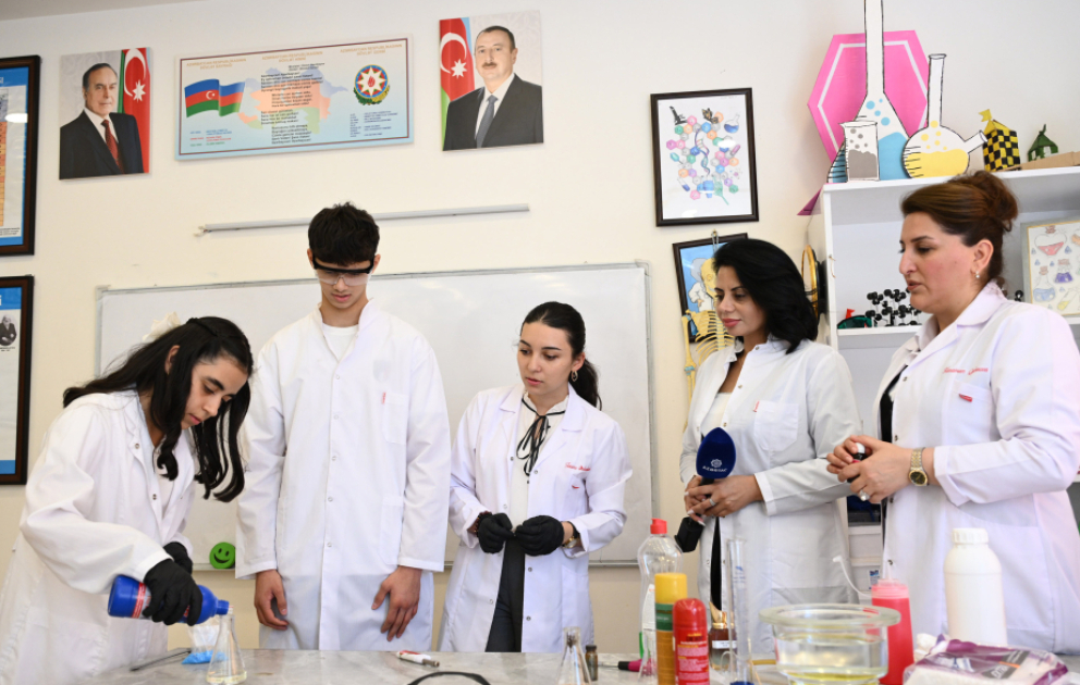 Uşaqlara oksigen qazının alınması nümayiş etdirilib