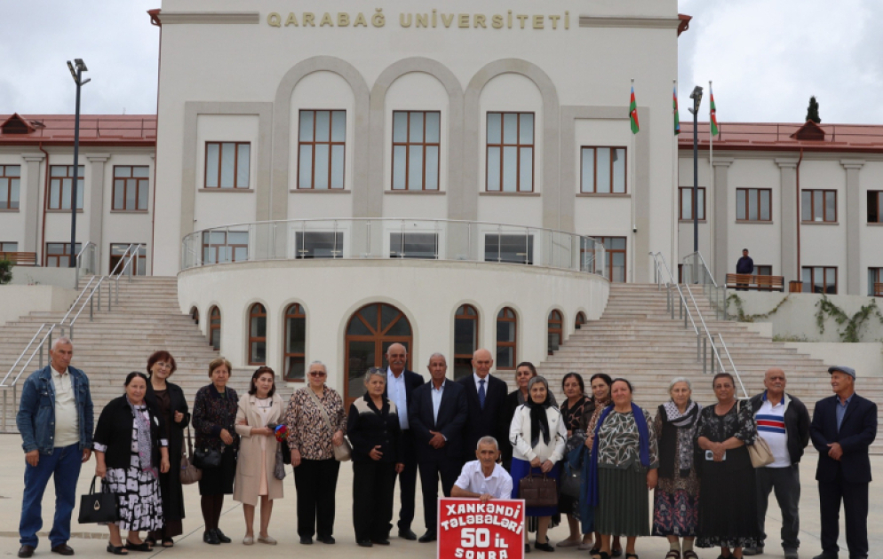 Məzunlar 50 ildən sonra Xankəndidə bir araya gəldilər