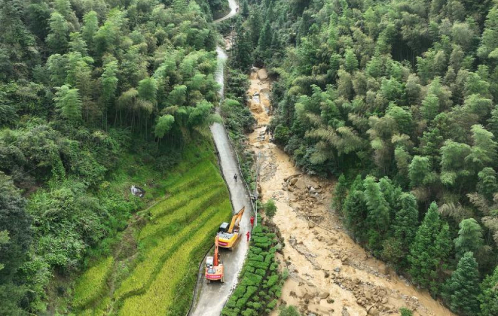 Çində torpaq sürüşmələrinə görə 15 mindən çox sakin təxliyə edilib