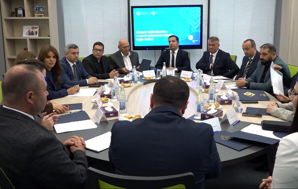 İqlim dəyişikliyinin əmək şəraitinə və işçilərin sağlamlığına təsirləri ilə bağlı müzakirələr aparılıb