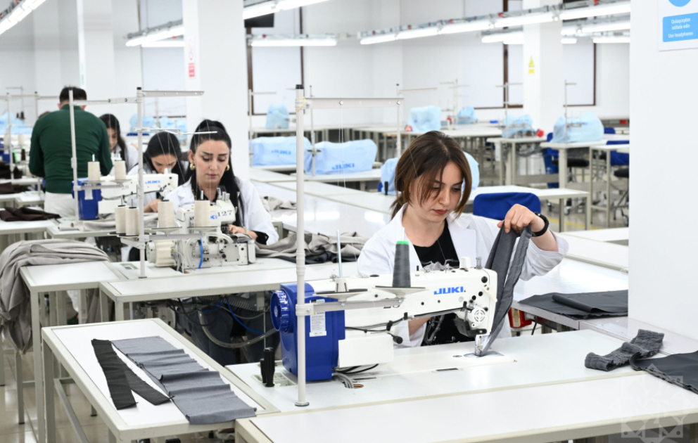Diplomatik korpusun nümayəndələri Xankəndi tikiş fabrikində olublar