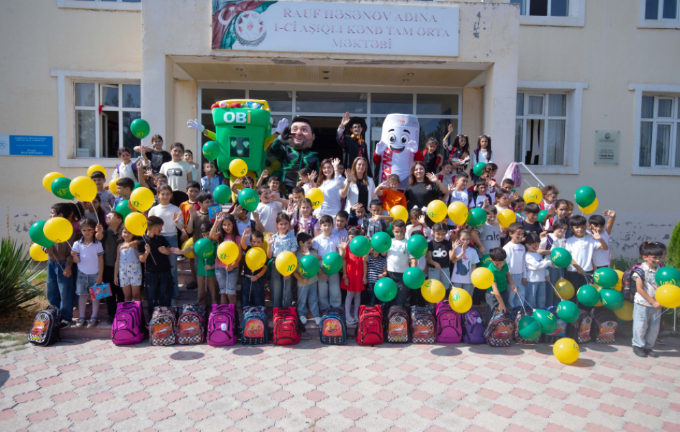 ® “OBA” Bilik Günü münasibətilə Beyləqanda məktəblilərə hədiyyələr təqdim edib