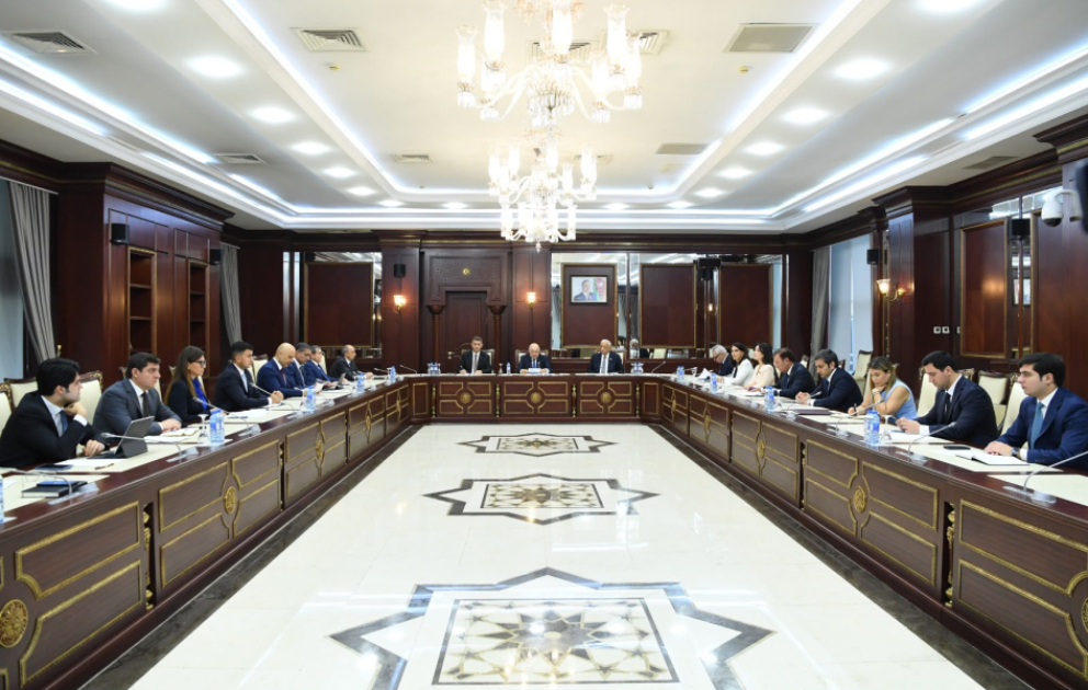 Milli Məclisin Əmək və sosial siyasət komitəsinin payız sessiyasında ilk iclası keçirilib