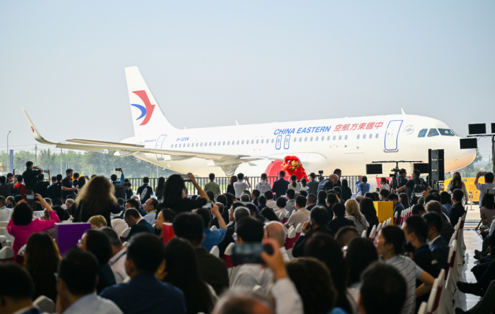 “Airbus” Çindəki yeni montaj xəttindən ilk təyyarəni təhvil verir