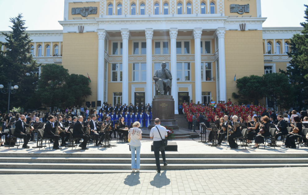 Dahi bəstəkarın doğum günündə musiqi bayramı – Üzeyir Hacıbəylinin irsi yaşadılır