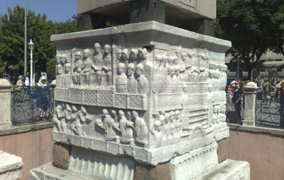 İstanbulun minillik şahidi – Dikilitaş