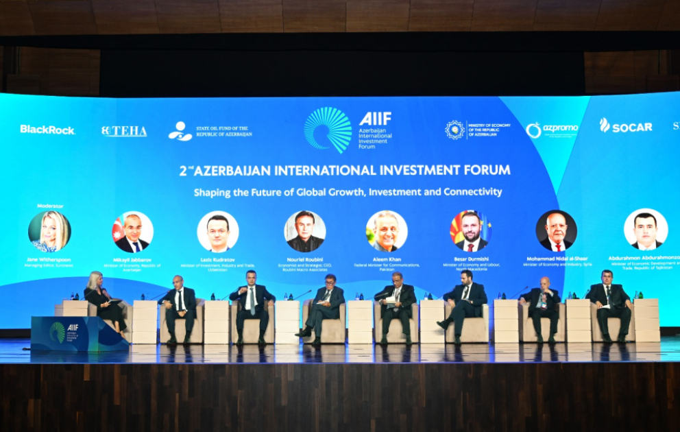 İkinci Azərbaycan Beynəlxalq İnvestisiya Forumunda ölkəmizin regionlar arasında strateji keçid kimi rolu müzakirə olunub