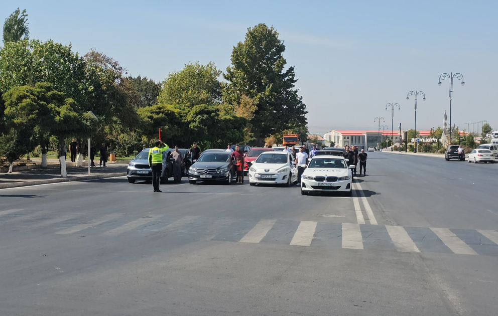 Naxçıvanda şəhidlərin əziz xatirəsi bir dəqiqəlik sükutla anılıb