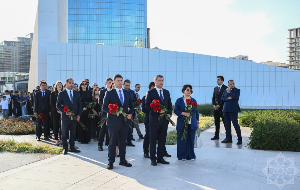 Media və Yayım Şurasının kollektivi Zəfər parkını ziyarət edib