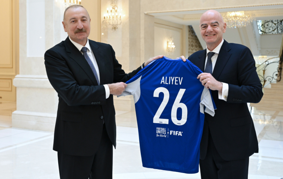 Prezident İlham Əliyev FIFA-nın prezidentini qəbul edib