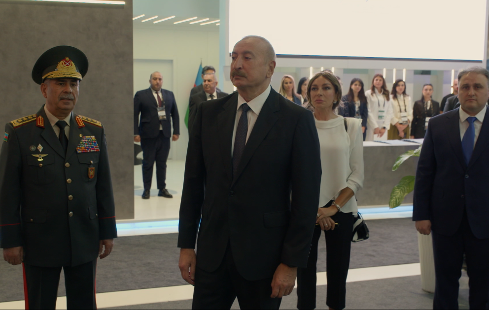 Präsident Ilham Aliyev besucht Ausstellungen „ADEX 2026“ und „Securex Caspian“