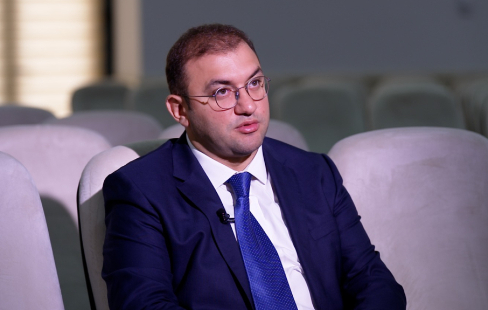 Almaniyada klinika direktoru olan azərbaycanlı: Sutkada cəmi 3-4 saat yatırdım - ONUN HEKAYƏSİ