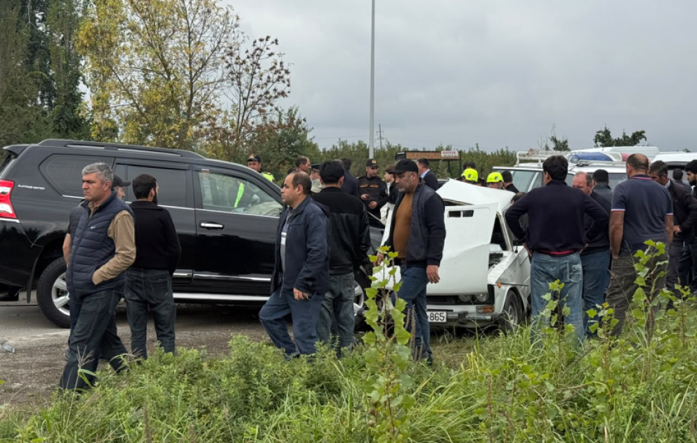 Qubada minik avtomobilləri toqquşub, ölən və yaralanan var