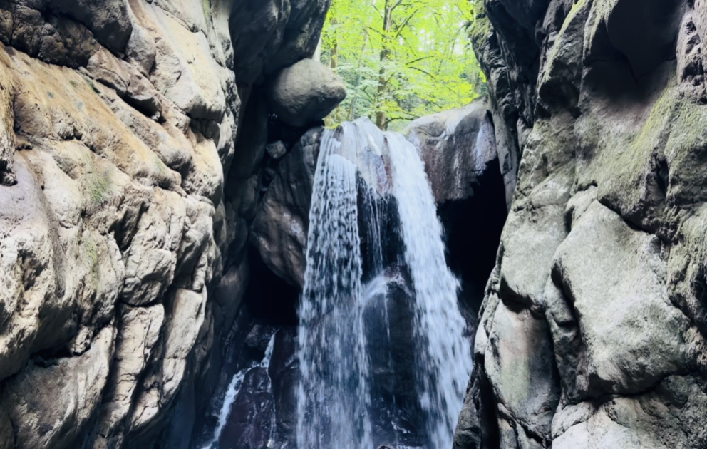 Der Weg führt diesmal zum Tokiächil-Wasserfall in den Bergen von Lerik