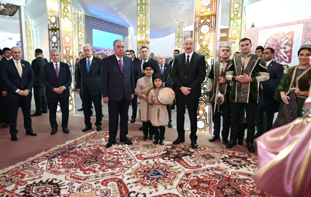 Präsident Ilham Aliyev besucht Festival der nationalen Küche der GUS-Staaten