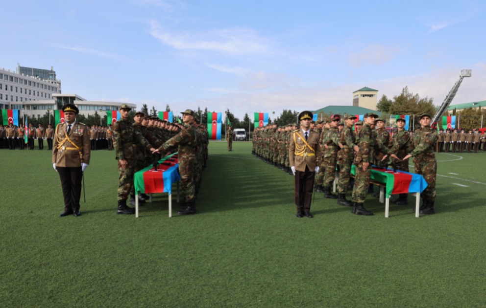 FHN-in Akademiyasında gənc kursantların hərbi andiçmə və məzunların buraxılış mərasimi olub
