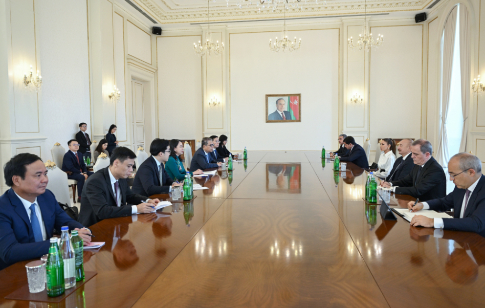 President Ilham Aliyev met with Vietnamese Vice President