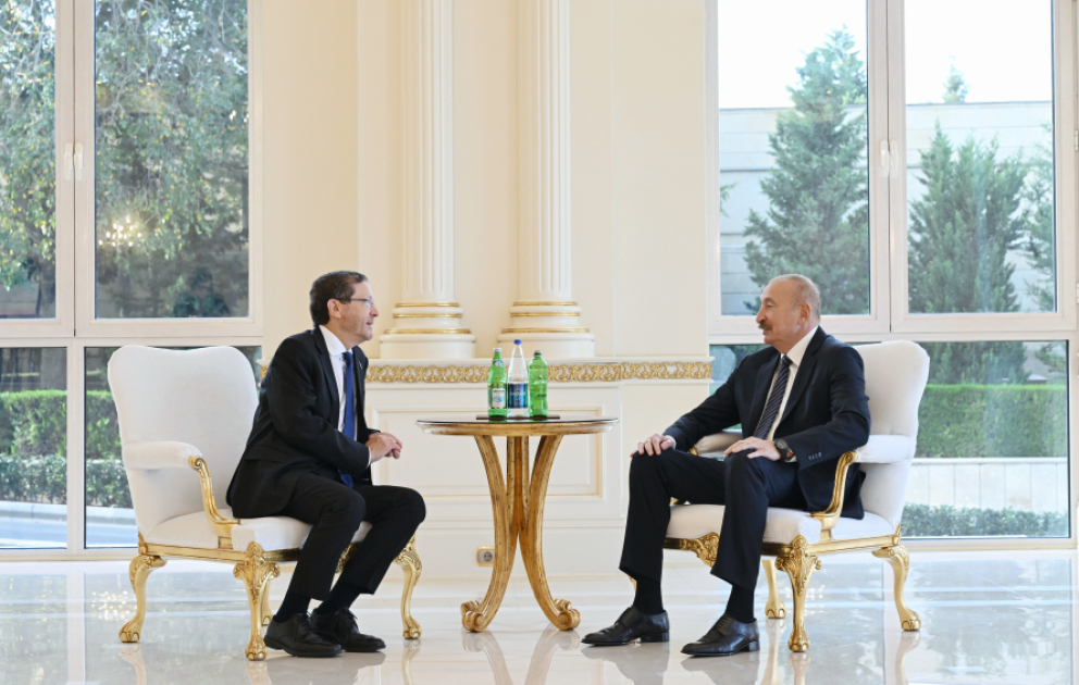 Präsident Ilham Aliyev trifft israelischen Präsidenten