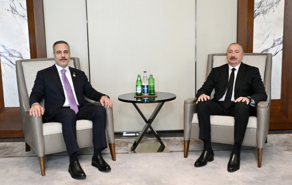 Präsident Ilham Aliyev empfing türkischen Außenminister Hakan Fidan