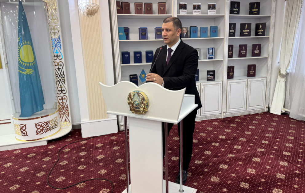В Казахстане представлена двухтомная энциклопедия «Туркестан»