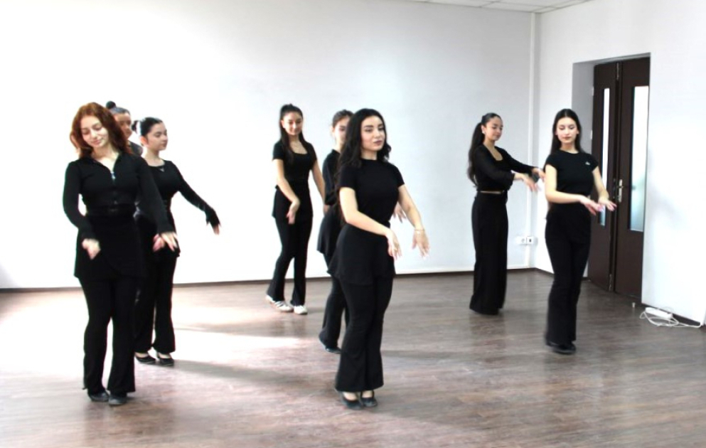 Gürcüstanda milli musiqi və rəqslərimizi təbliğ edən “Ceyran” rəqs ansamblı