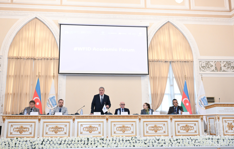 AMEA-da “Parçalanmış dünyada humanitar elmlərin missiyası” mövzusunda Akademik Forumun açılışı olub