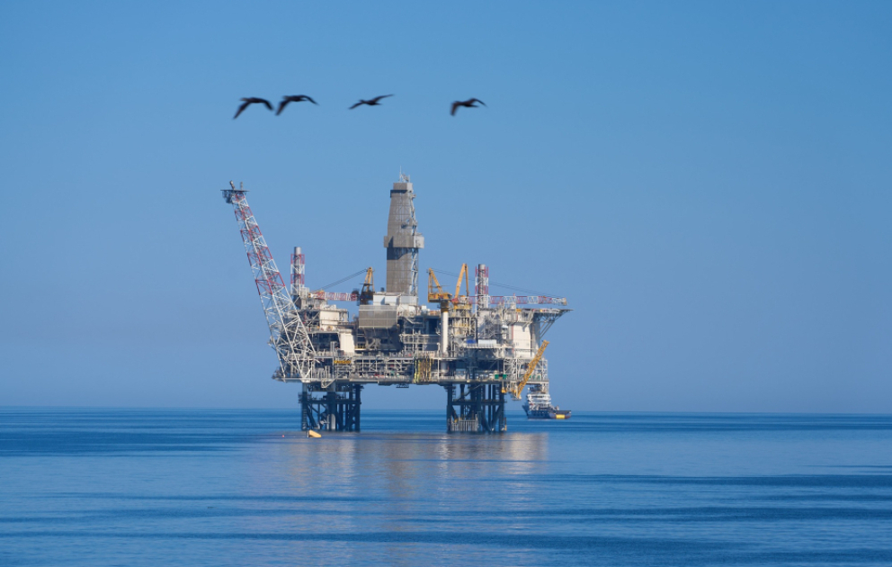 Азербайджанская нефть торгуется по цене 122 доллара