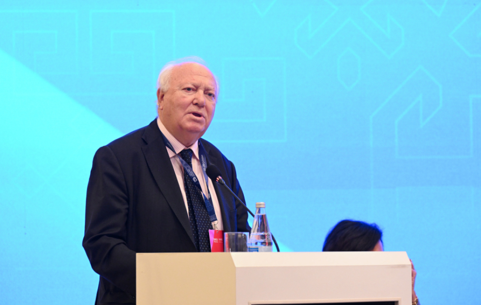Migel Anxel Moratinos: Din xadimlərinin müqəddəs şəxsiyyətlər olduğuna inanıram